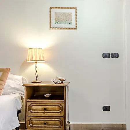Guesthost - Palazzo Farnese Historical Apartman *